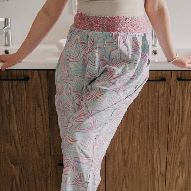 women's pajamas with a snug fitAOP CHALLIS PANT WITH RUSHED WB